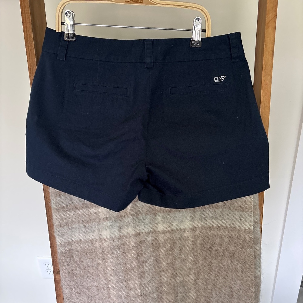 Vineyard Vine Navy women’s shorts size 2